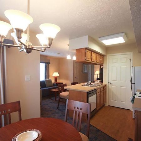 Charwood Suites Columbus Buitenkant foto