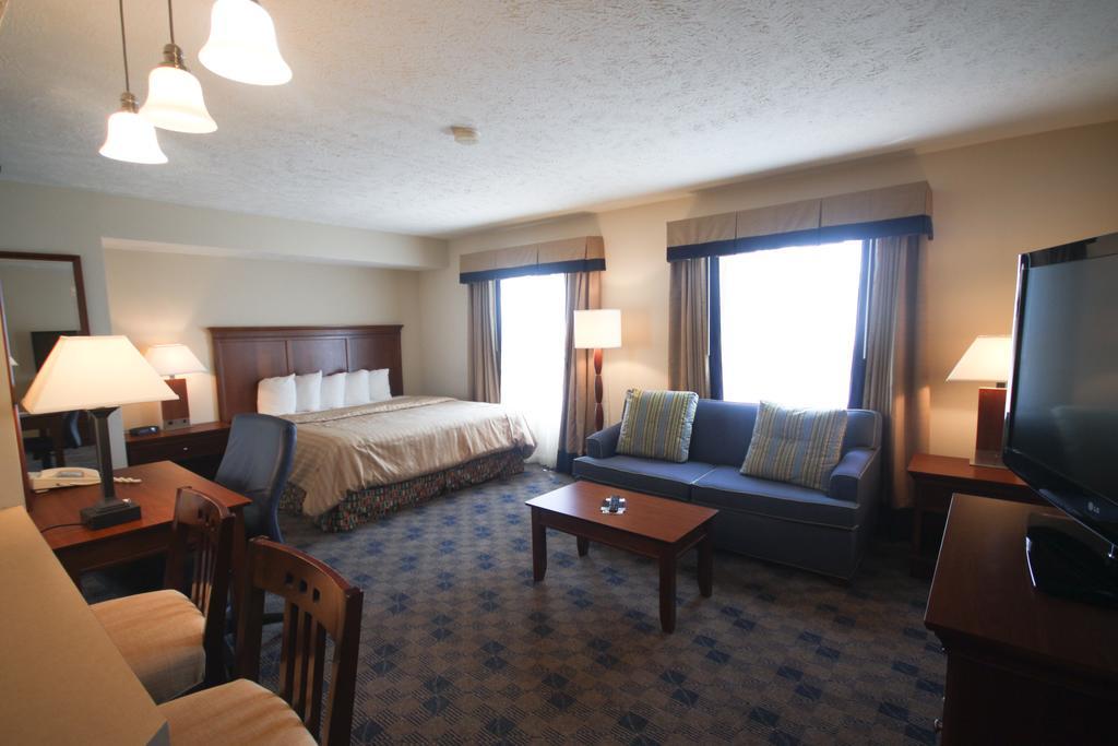 Charwood Suites Columbus Buitenkant foto