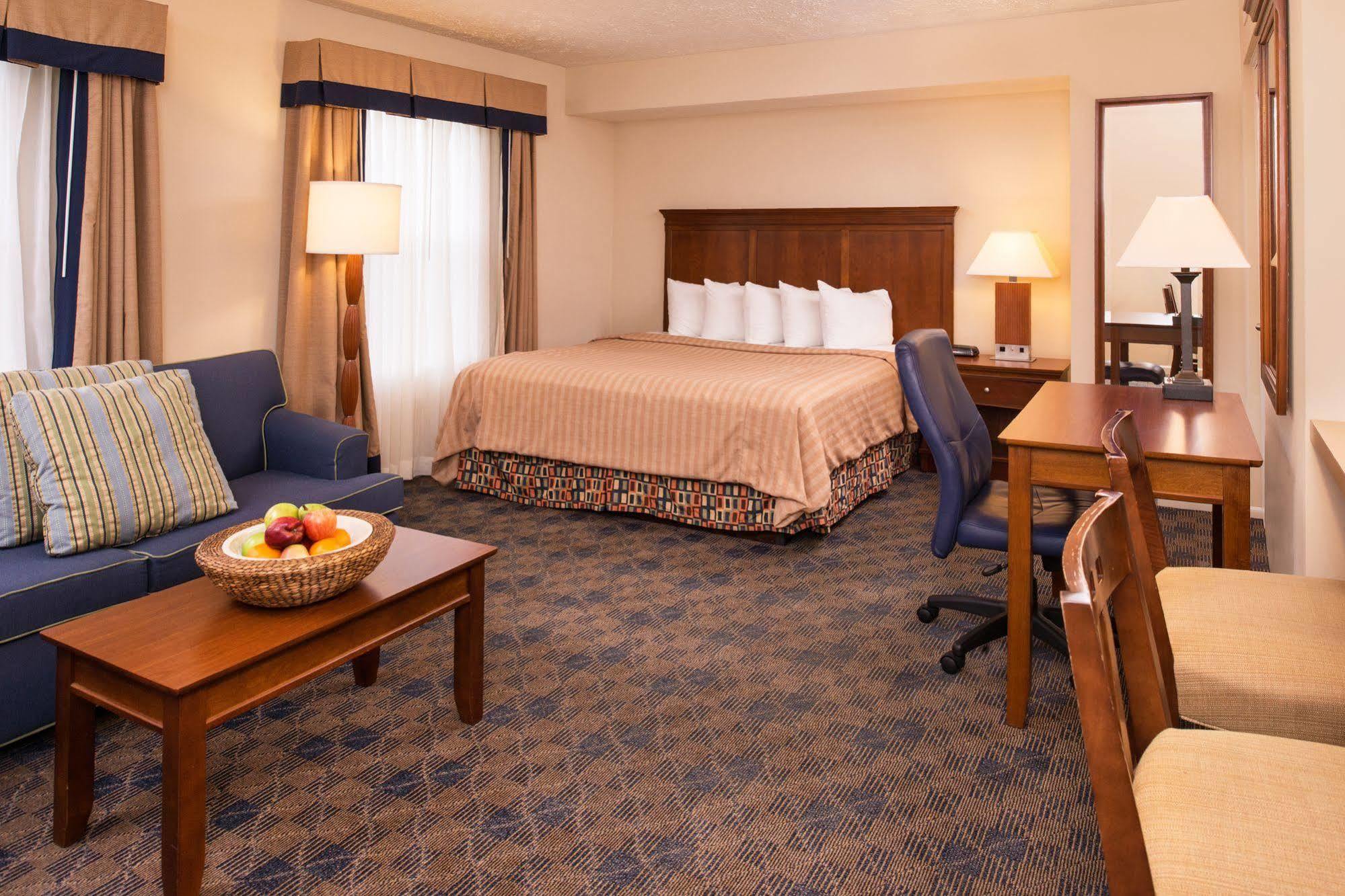 Charwood Suites Columbus Buitenkant foto