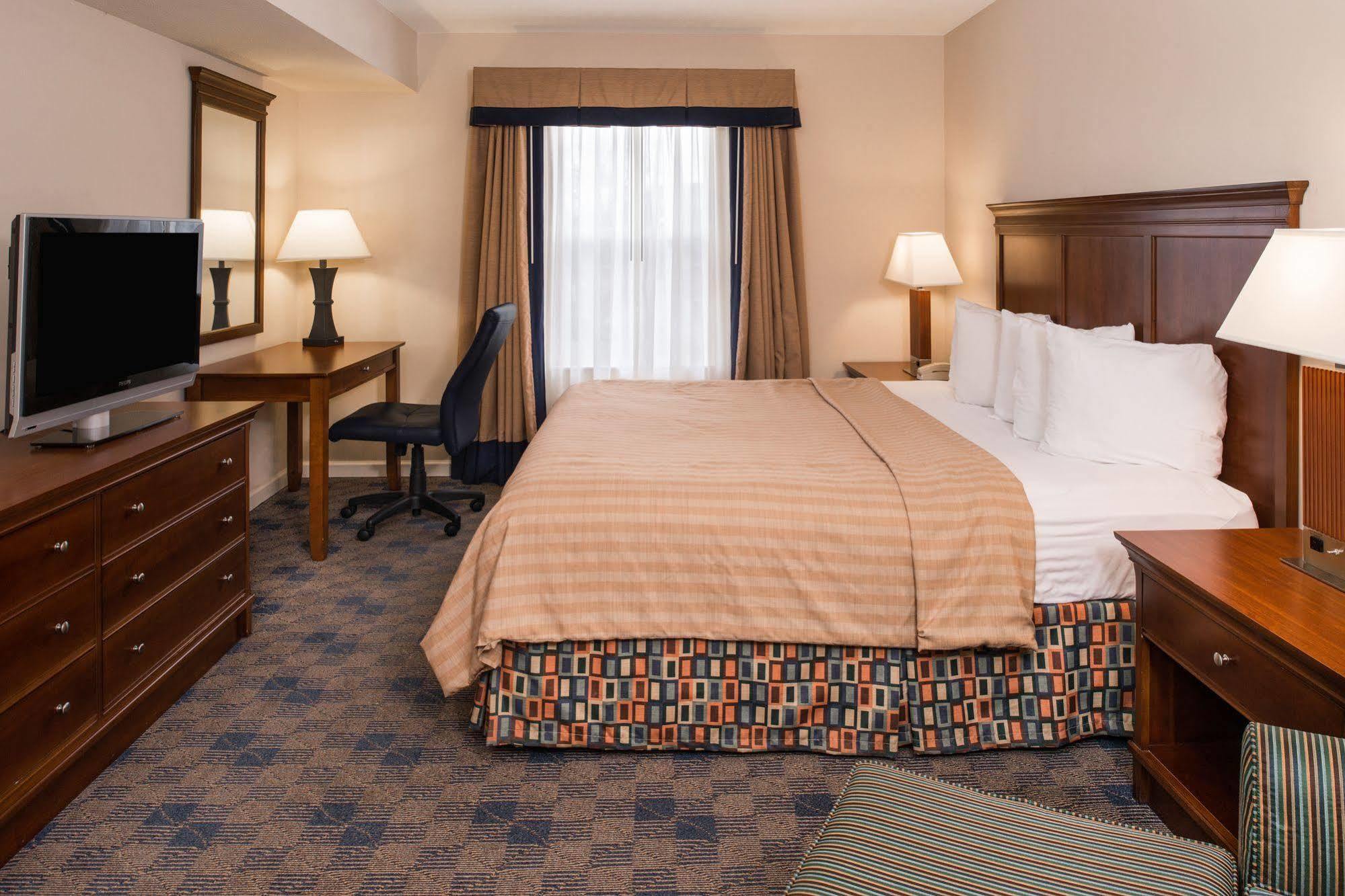 Charwood Suites Columbus Buitenkant foto