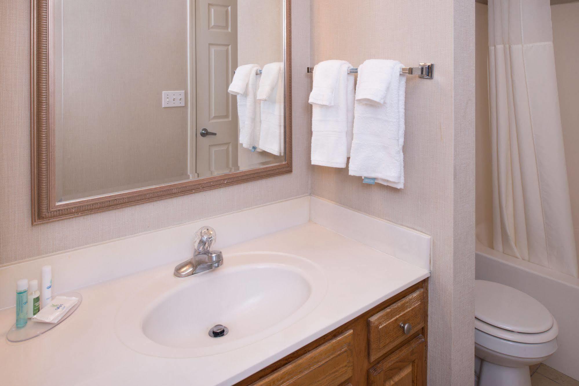 Charwood Suites Columbus Buitenkant foto