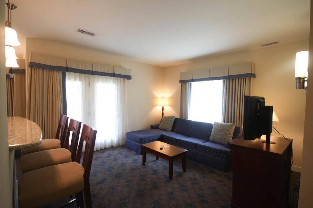 Charwood Suites Columbus Buitenkant foto